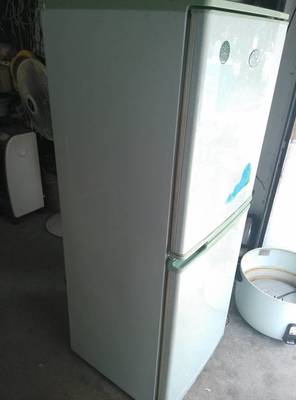 容聲冰箱196升 8成新僅售600元，老款機型制冷強勁，性價比之選